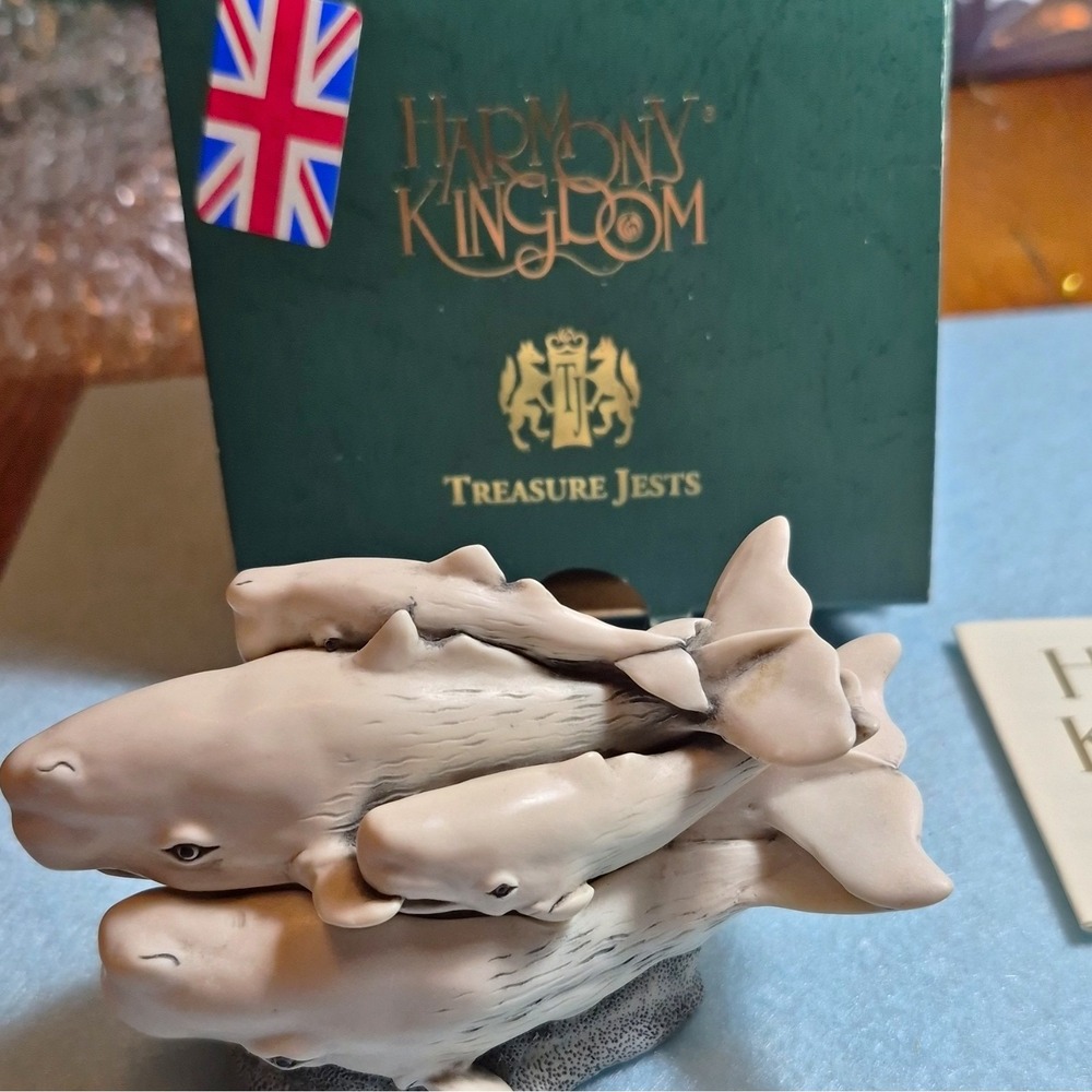 Harmony Kingdom Treasure Jests Pod Parade Whale Figurine 2003 Resin Boxed